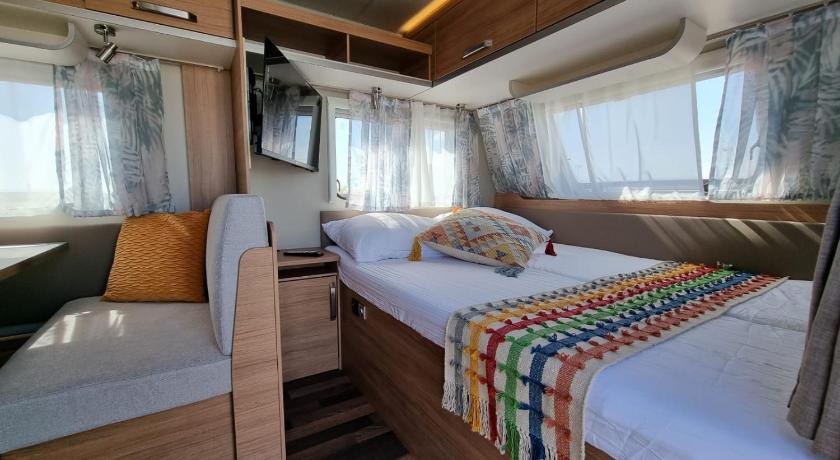 Glamping Caravans In The Farm - גלמפינג קרוואנים בחווה photo