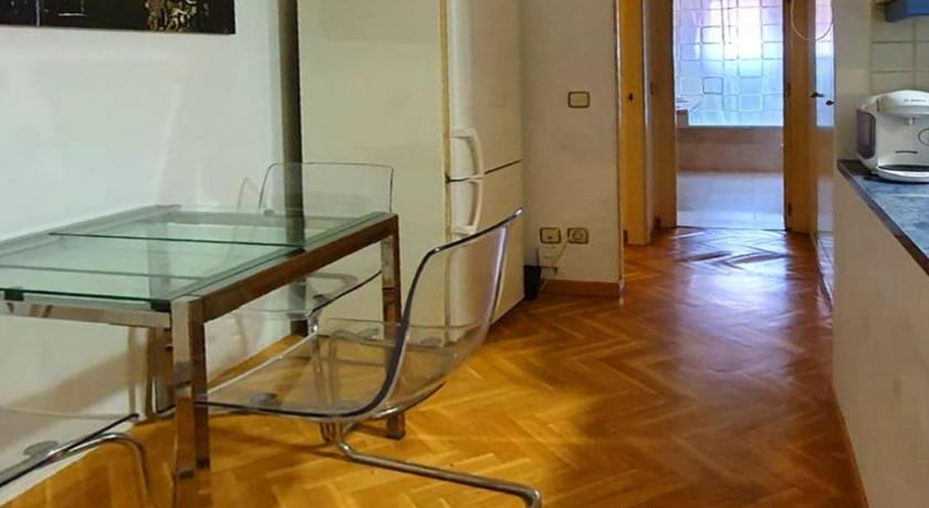 FUENCARRAL BARCELO Apartaments PARKING TPH - image 2