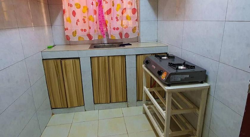 lovely 1-Bedroom condo with free parking on premises photo