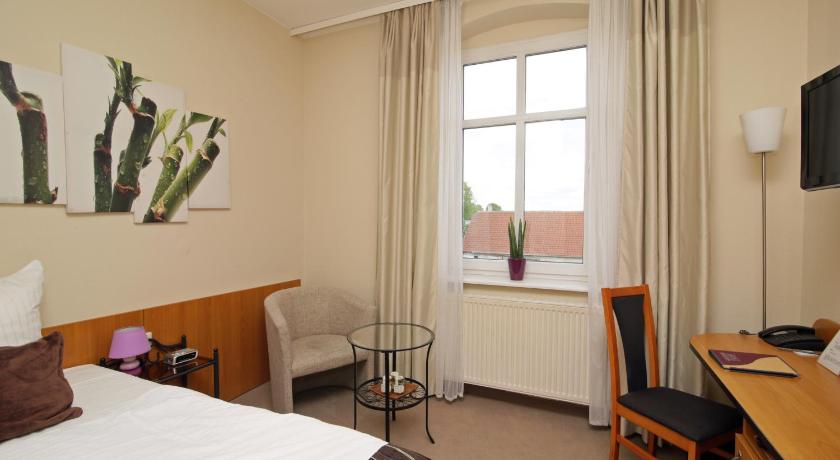 Comfort Single Room, Gut Hotel Stadt Beelitz in Beelitz Heilstatten