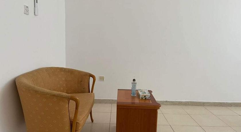 Furnished room in a villa in town center. With private bathroom photo