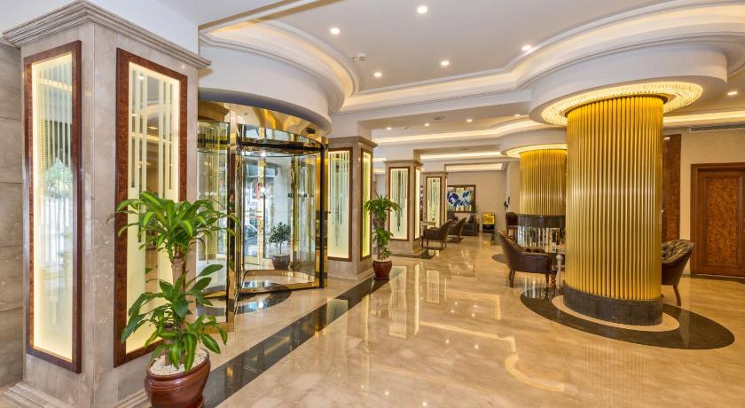 Glorious Hotel - image 6