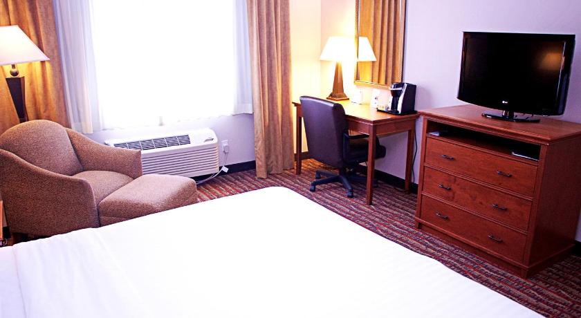 Holiday Inn Express Hotel & Suites Pierre-Fort Pierre