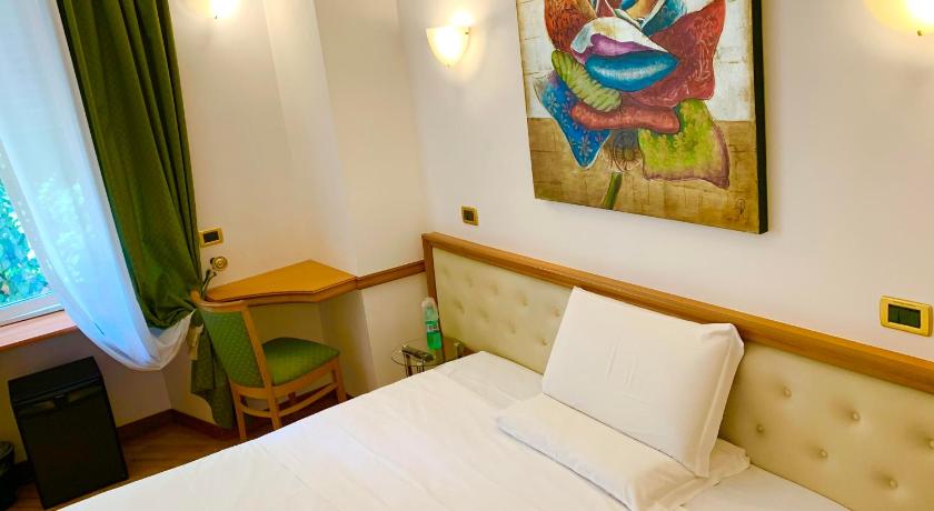 ローマ Hotel Regina Margherita 3つ星 ホテル スイート