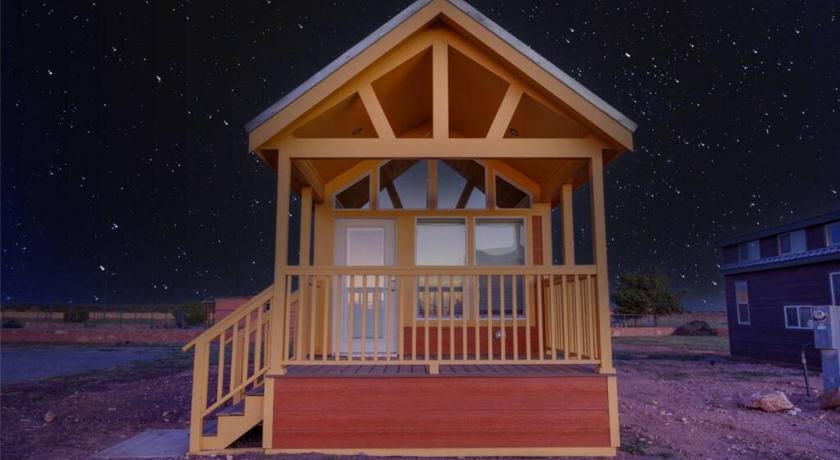 076 Tiny Home nr Grand Canyon South Rim Sleeps 8