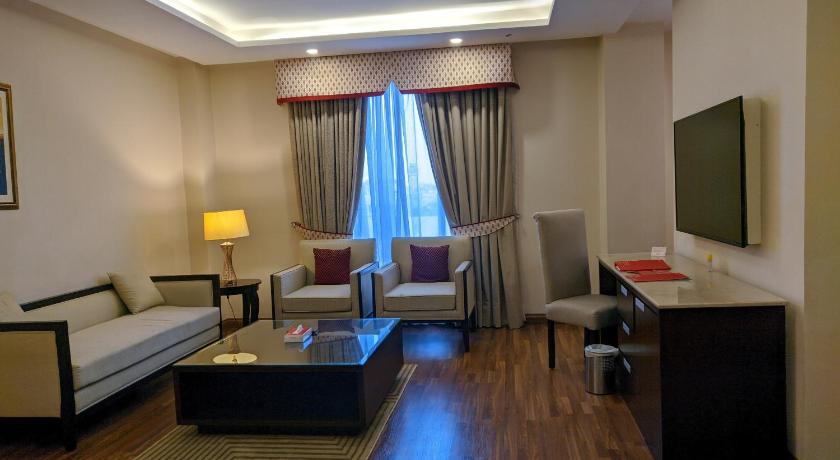 Image of 1 King Bed, Junior Suite, Non-Smoking 5