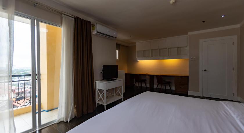 Image of Penthouse with City View 12