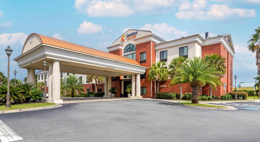 Comfort Suites Savannah North photo