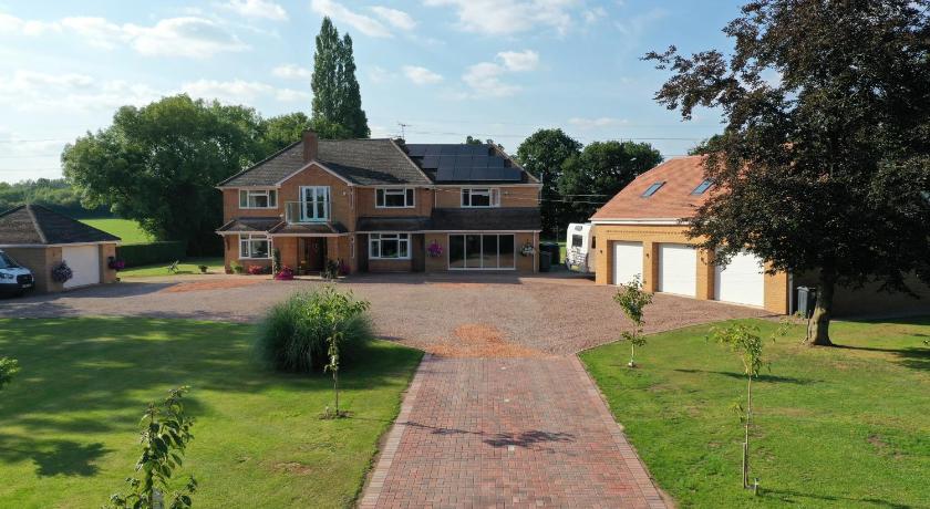 Bricket House — Hotel in Malvern