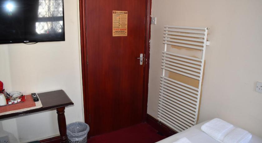 Image of Double Room with Private Bathroom 6