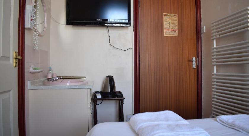 Image of Double Room with Private Bathroom 2
