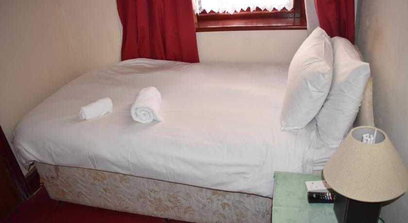 Image of Single Room With Private Bathroom 1