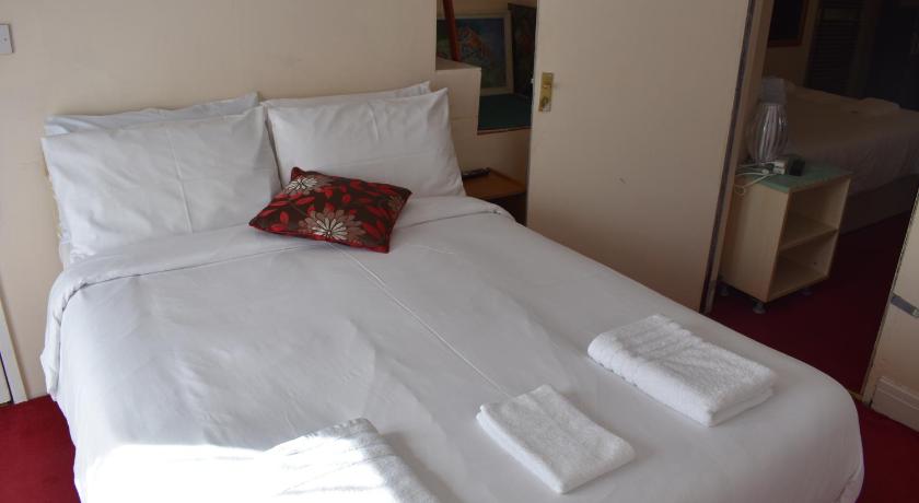 Image of Family Room with Private Bathroom 2