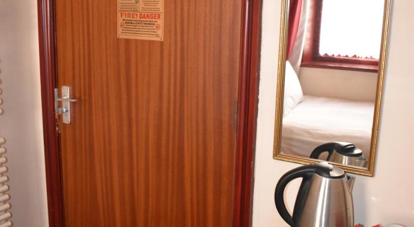 Image of Family Room with Private Bathroom 10
