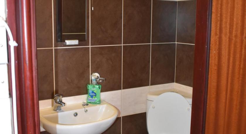 Image of Family Room with Private Bathroom 7