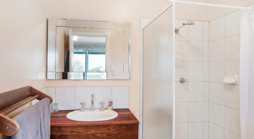 Shambhala Guest House photo