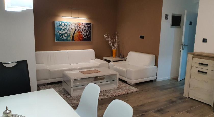 Apartmani Gandi — Hotel in Bihac