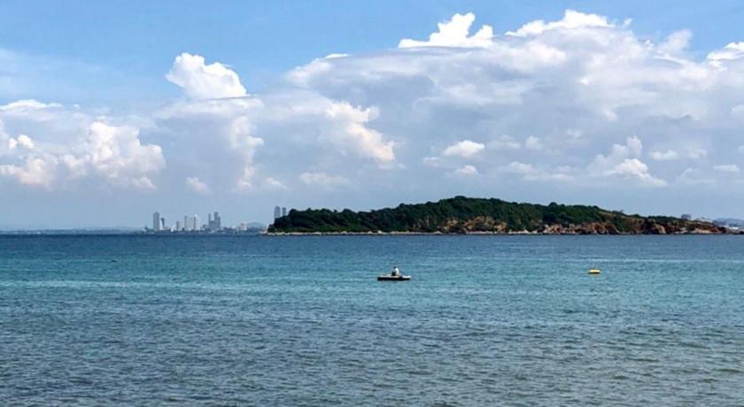 Samanta By The Sea photo