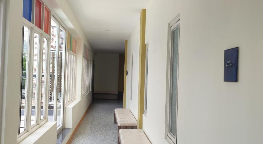 La Tana Hotel – Surabaya, IL