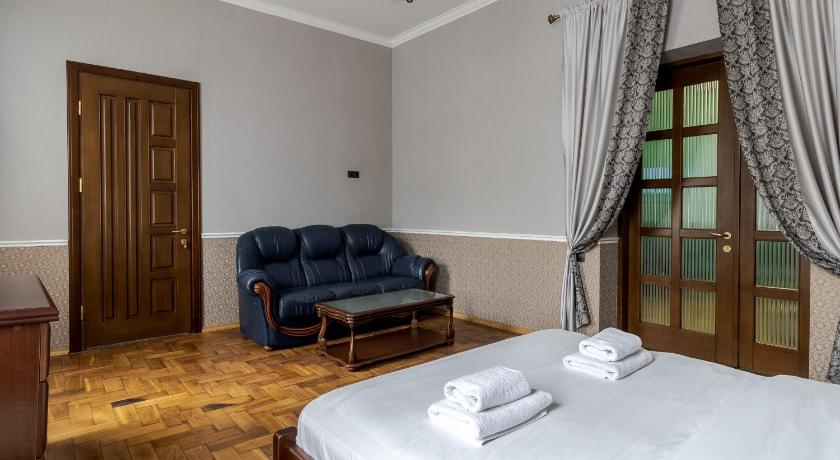 Rynok square apartment photo
