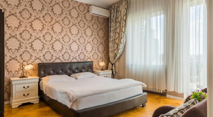 Deluxe Cismigiu Park — Hotel in Bucharest