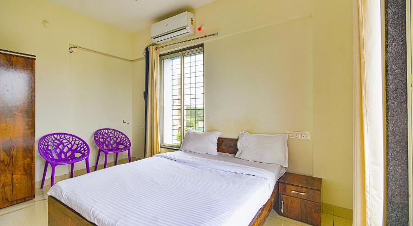 OYO 49705 Golden Leaf Airport Hotel