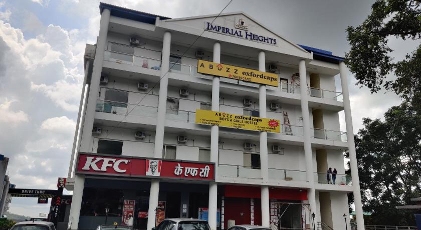 Abuzz Oxfordcaps Imperial Heights Mussoorie Dehradun — Hotel in Dehradun
