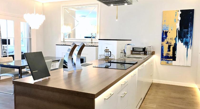 MONDRIAN Luxury Suites UNESCO Old Town — Hotel in Warsaw
