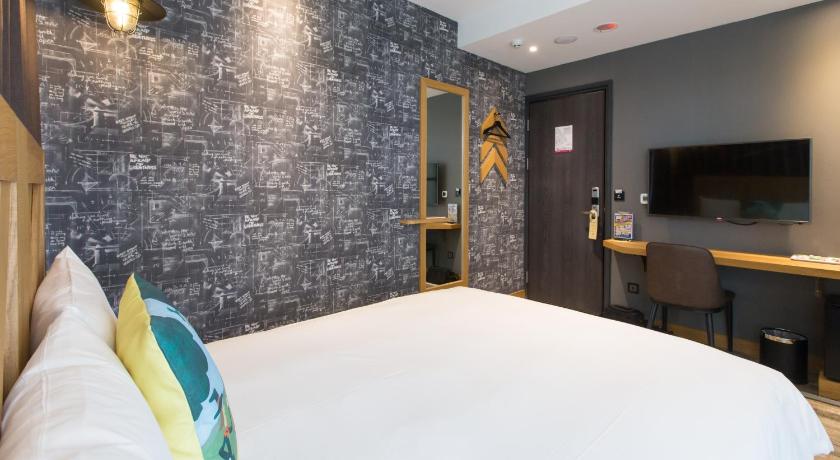 Image of Exquisite Double Without Bathtub 5