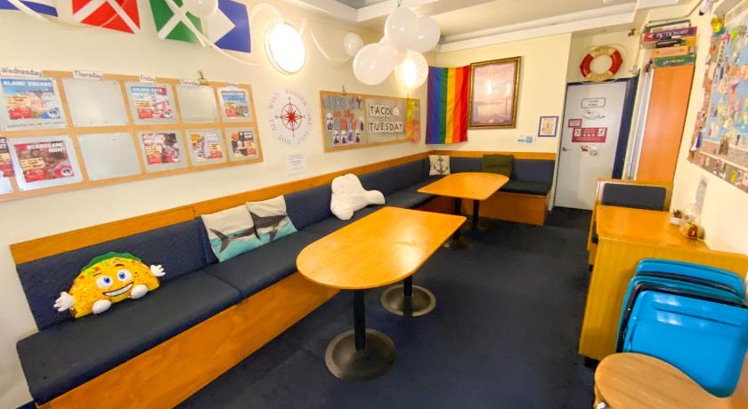 Pacific Tradewinds Hostel - image 10