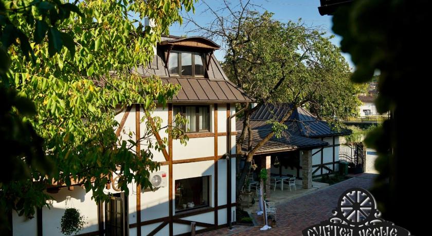 Curtea Veche — Hotel in Hunedoara