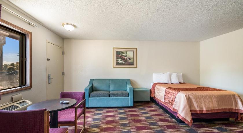 Americas Best Value Inn & Suites Harrisonville