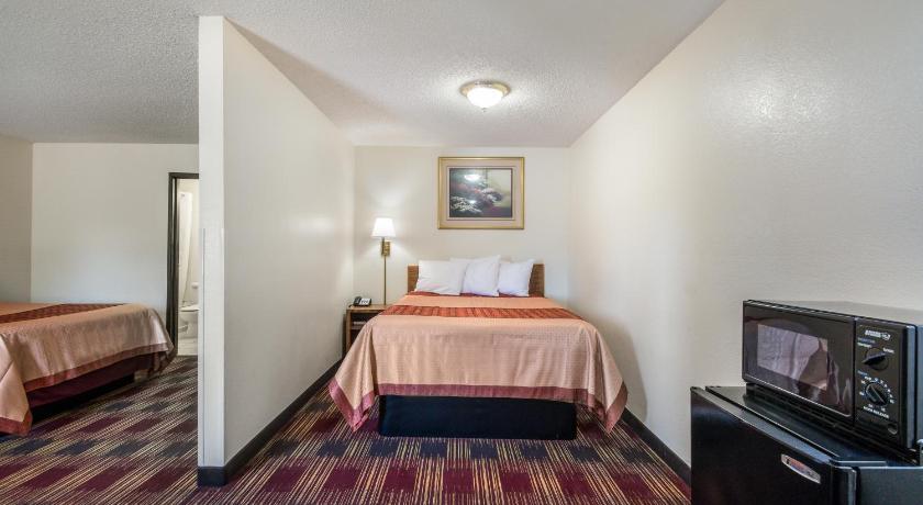 Americas Best Value Inn & Suites Harrisonville