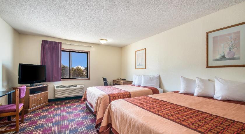 Americas Best Value Inn & Suites Harrisonville