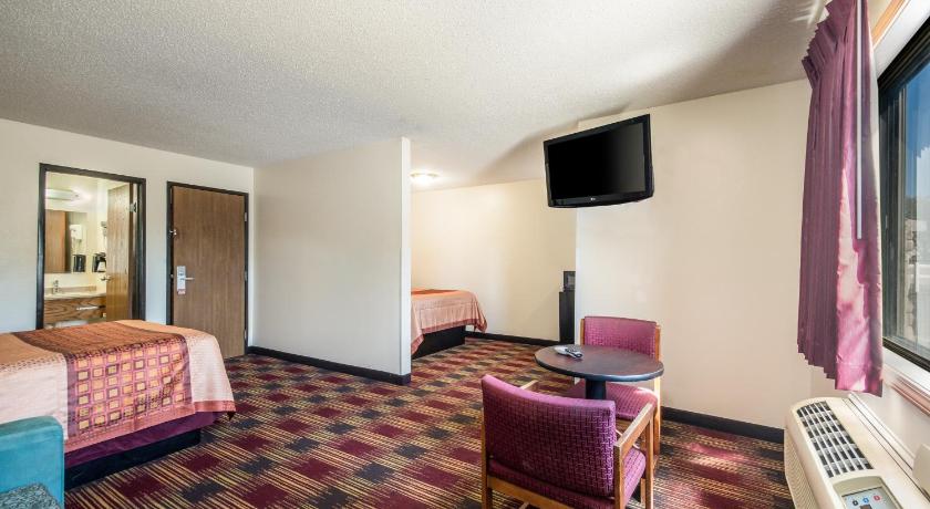 Americas Best Value Inn & Suites Harrisonville