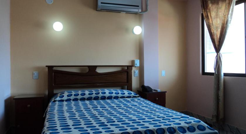 Hotel Piesta photo