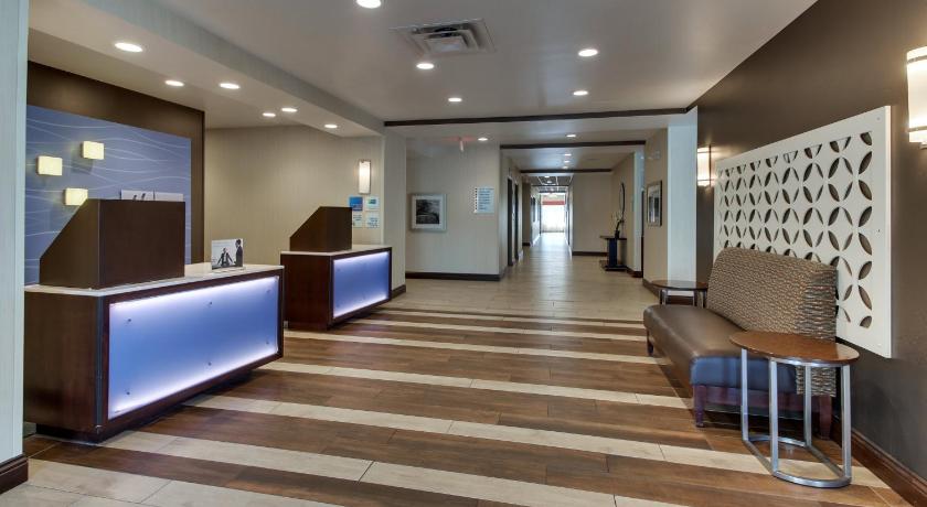 Holiday Inn Express & Suites Cheektowaga North East