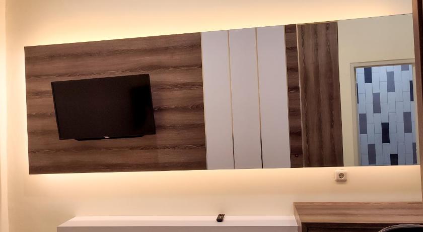 La Tana Hotel – Surabaya, IL