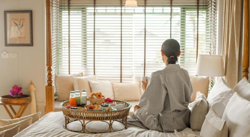 Image of Beachfront Villa with Sea View 8