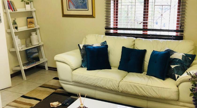 Lovely self catering first floor apartment photo
