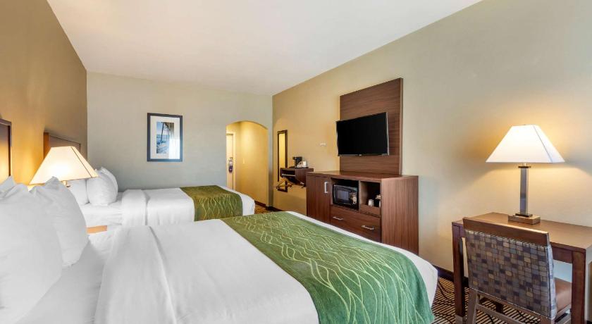 Comfort Inn & Suites Orange County John Wayne Airport