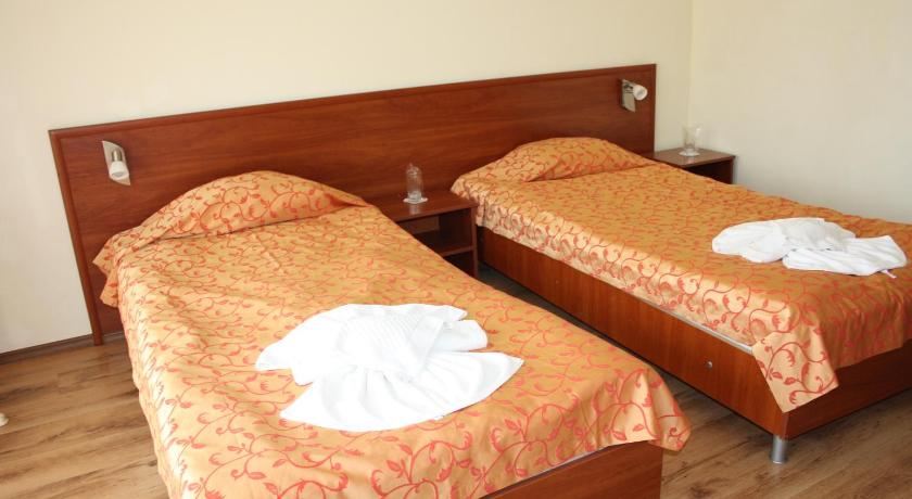 Iris Beach Hotel photo