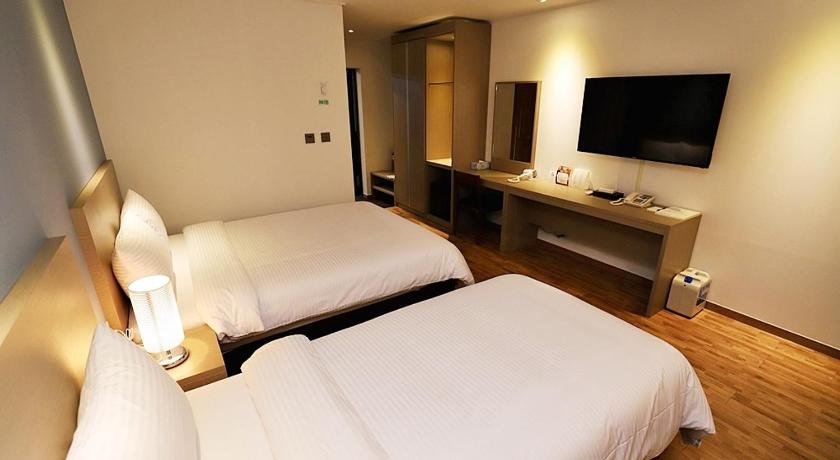 Image of Deluxe Twin Ocean View 9