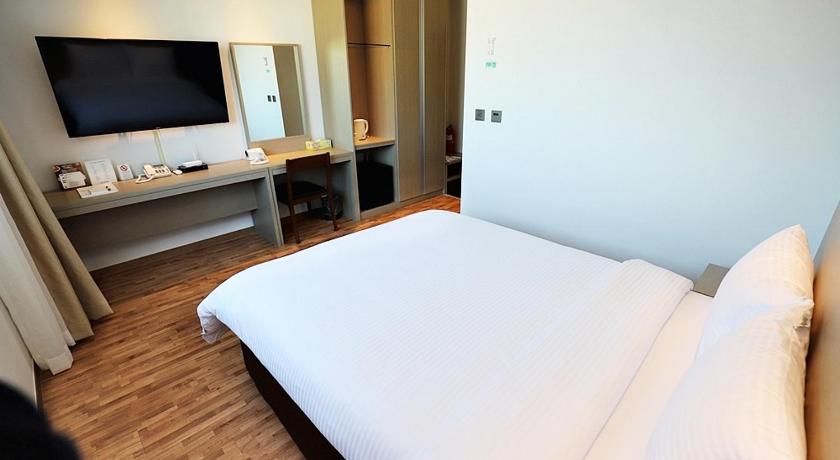 Image of Run of House Room - No Parking 7