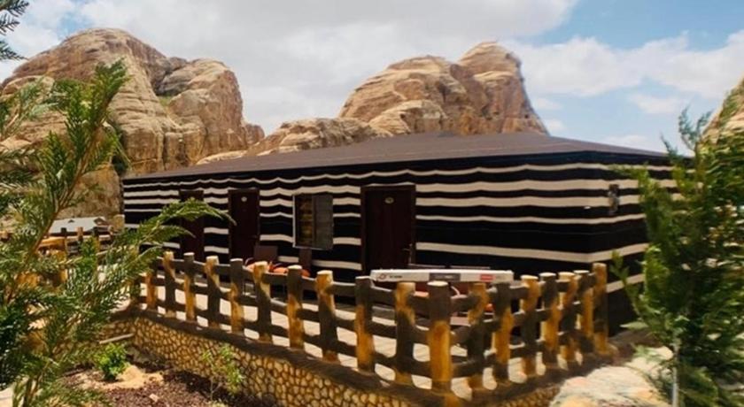 Imagem de Deluxe Quadruple Cabin 10