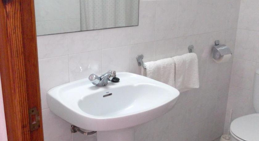 Immagine di Camera Singola con Vista Interna (Single Room with Internal View) 2