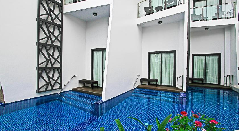 Image of 2 Double Beds, Non-Smoking, Premier Room, Wi-Fi, Coffee Maker, Safe, Mini Bar, Full Breakfast 10