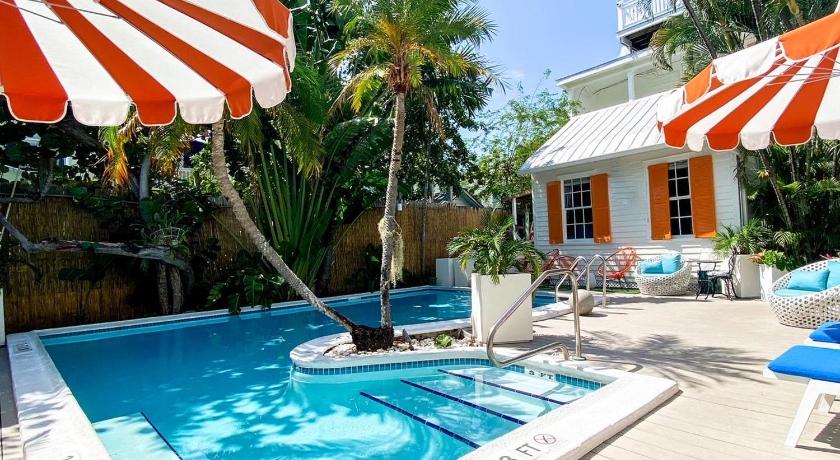 Marreros Guest Mansion - Adult Only photo