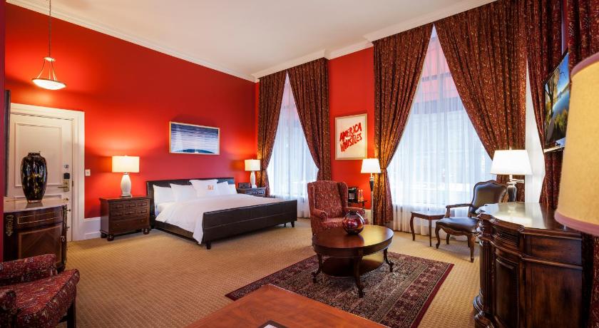 Image of Executive Suite 7
