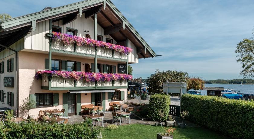 Hotel Garni Mowe am See — Hotel in Prien am Chiemsee